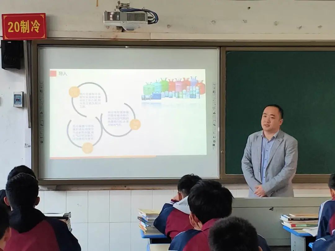 兰翔鹏.jpg
